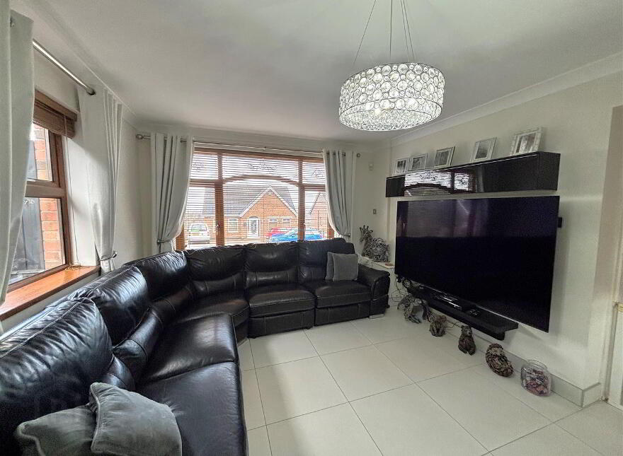 25 Lyndhurst View Avenue, Belfast, BT13 3XB