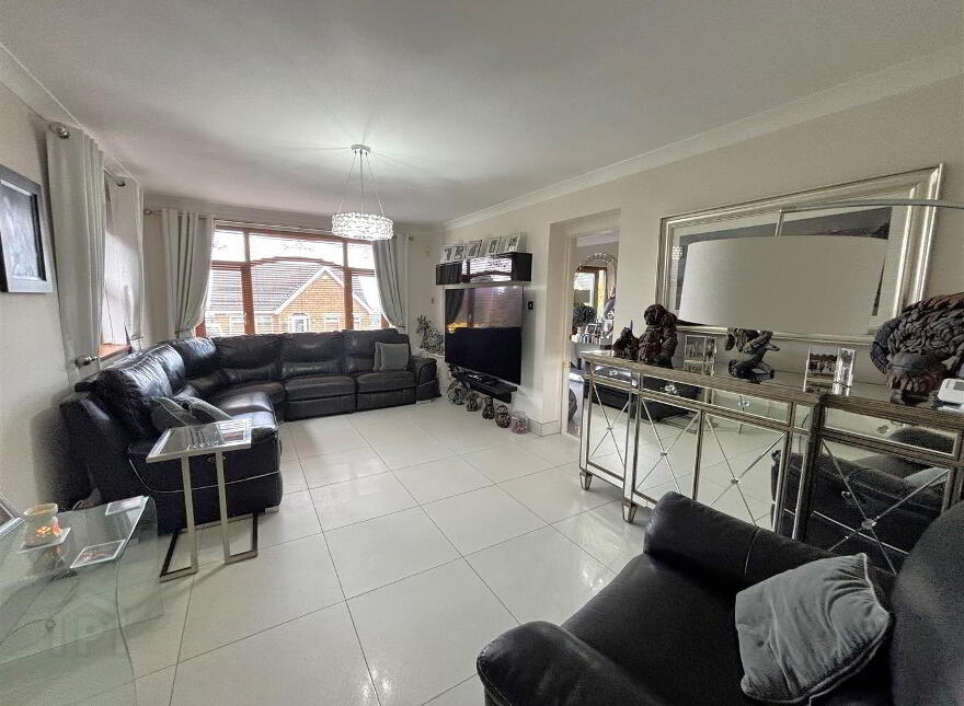25 Lyndhurst View Avenue, Belfast, BT13 3XB
