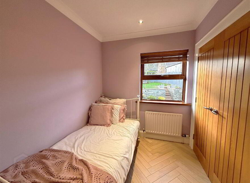 25 Lyndhurst View Avenue, Belfast, BT13 3XB