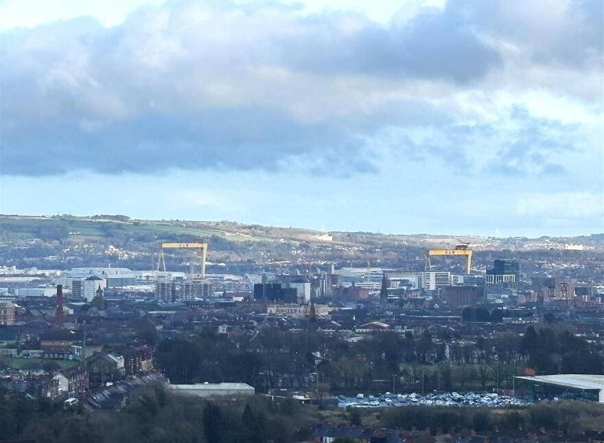 25 Lyndhurst View Avenue, Belfast, BT13 3XB