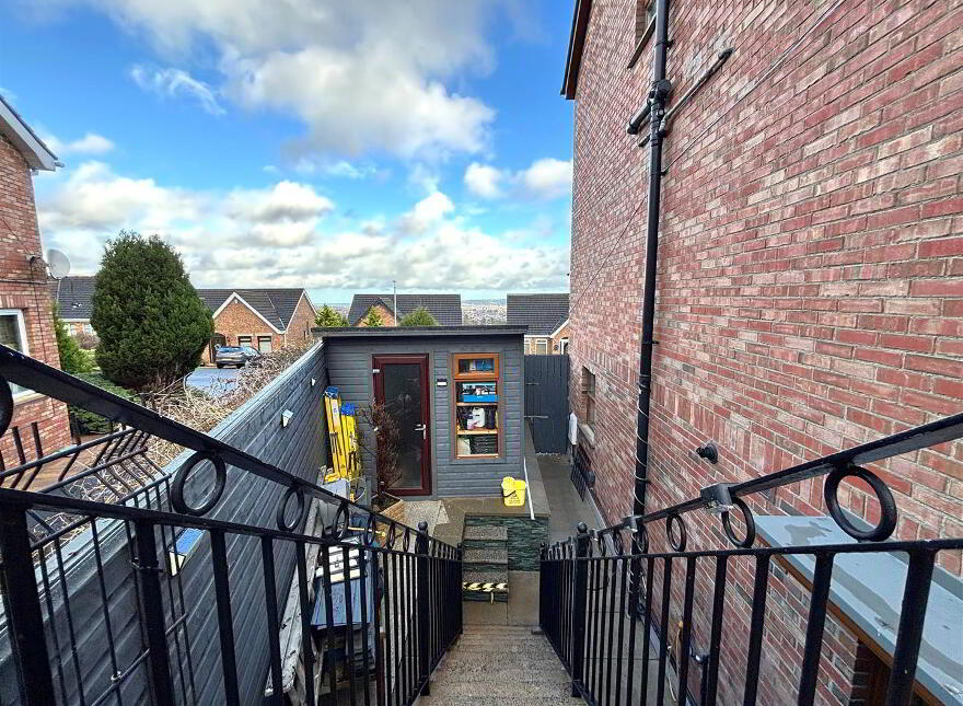 25 Lyndhurst View Avenue, Belfast, BT13 3XB