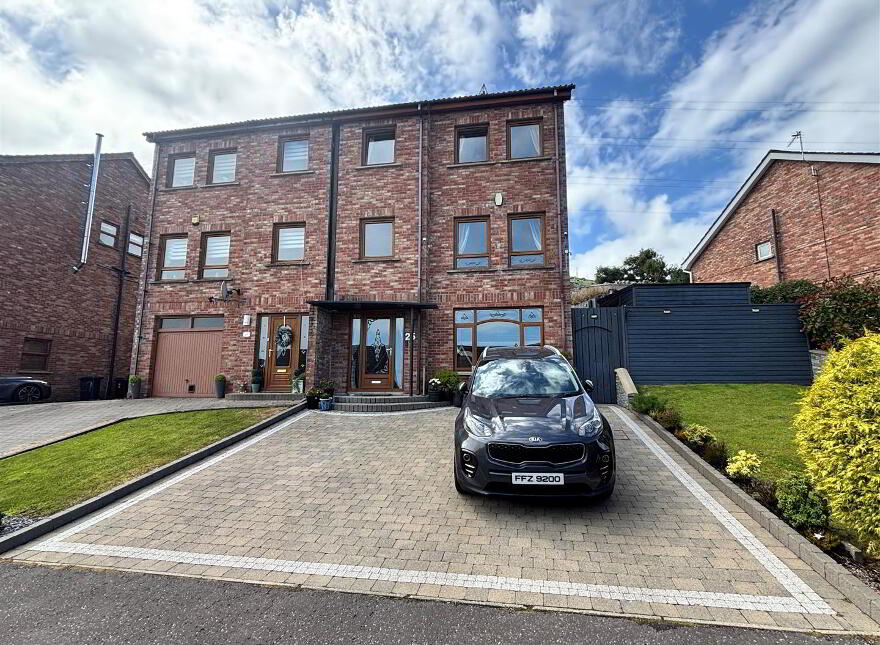 25 Lyndhurst View Avenue, Belfast, BT13 3XB