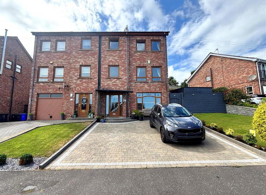 25 Lyndhurst View Avenue, Belfast, BT13 3XB