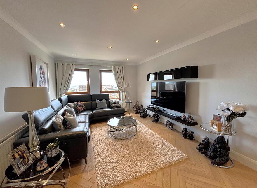 25 Lyndhurst View Avenue, Belfast, BT13 3XB