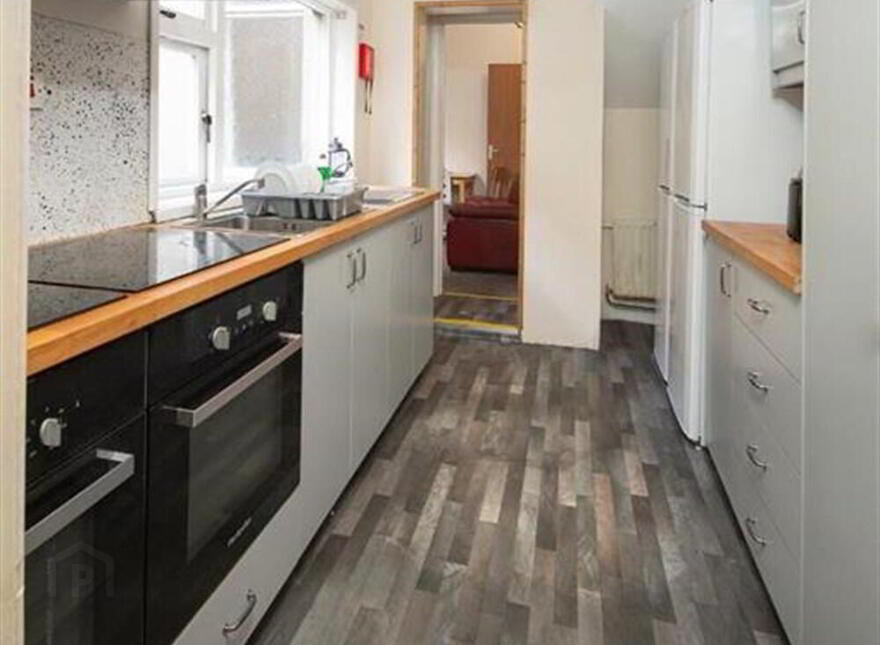 Room 6, 96 Cromwell Road, Belfast, BT7 1JY