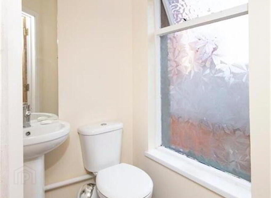 Room 6, 96 Cromwell Road, Belfast, BT7 1JY