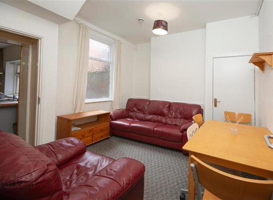 Room 6, 96 Cromwell Road, Belfast, BT7 1JY