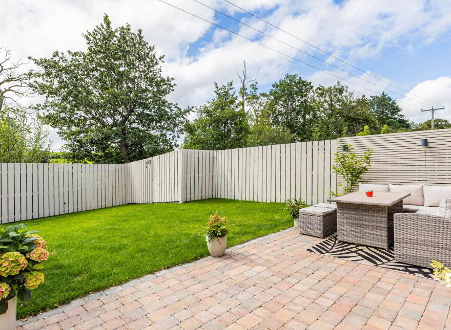 75 Sir Richard Wallace Gardens, Lisburn, BT28 3FL