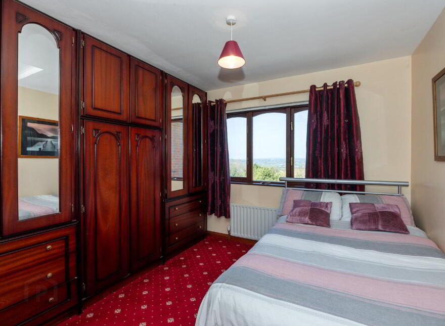 60 Ballyknock Road, Hillsborough, BT26 6EF