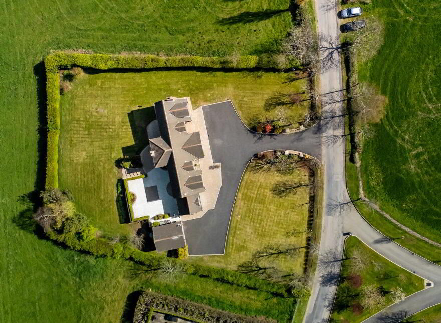 60 Ballyknock Road, Hillsborough, BT26 6EF