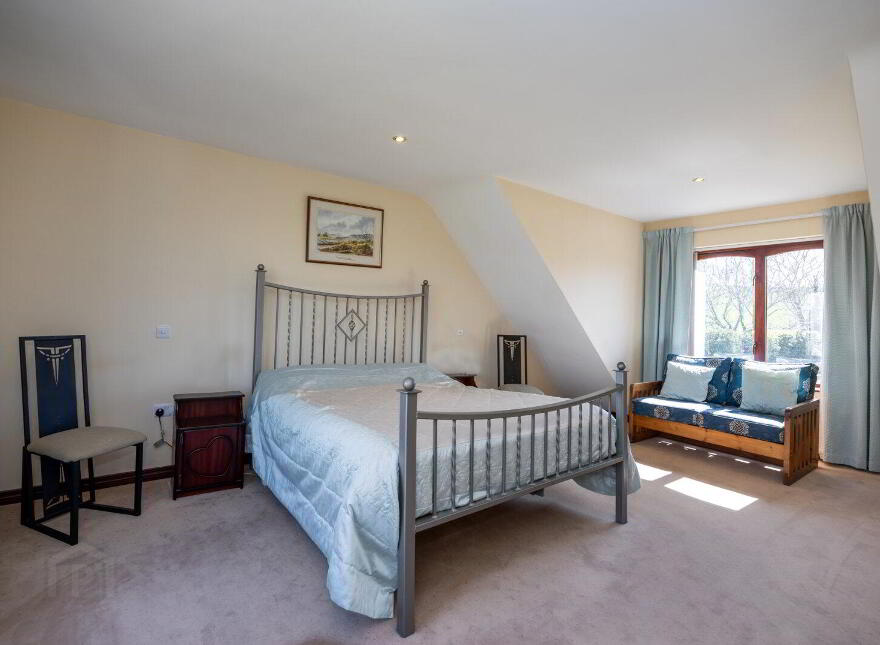60 Ballyknock Road, Hillsborough, BT26 6EF