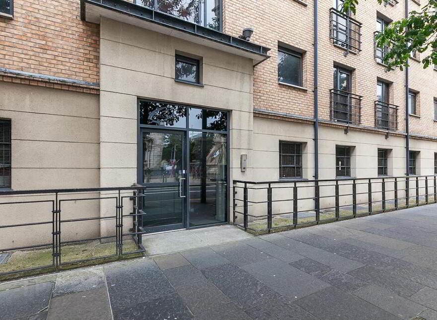 Apartment 60 17 Queens Square, Belfast, BT1 3FF