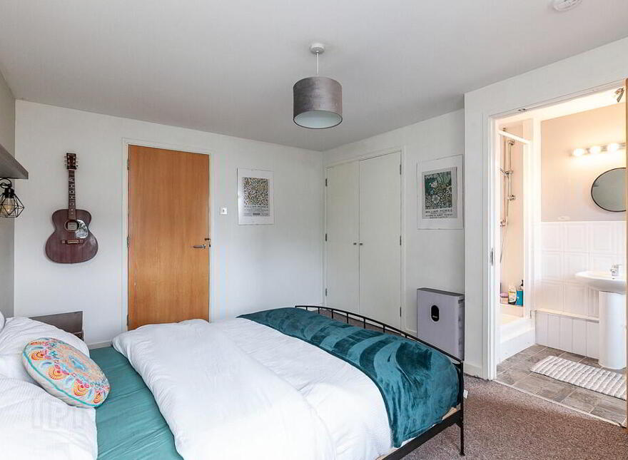 Apartment 60 17 Queens Square, Belfast, BT1 3FF