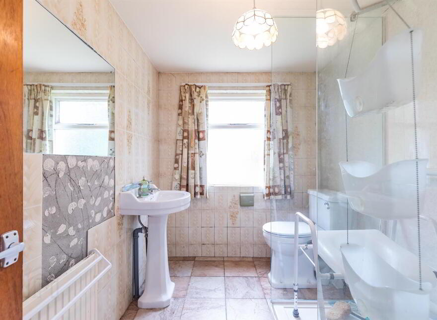 237 Donaghadee Road, Newtownards, BT23 7QG