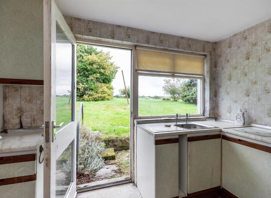 237 Donaghadee Road, Newtownards, BT23 7QG