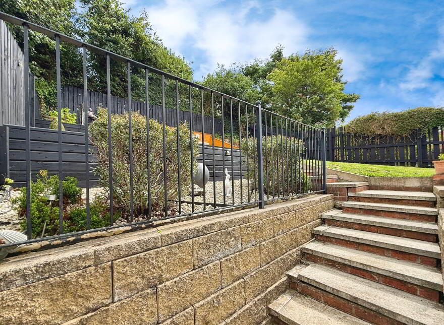 2 Greenvale Grove, Antrim, BT41 1SW