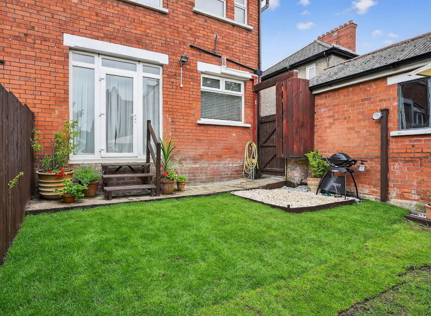 155 Barnetts Road, Stormont, Belfast, BT5 7BG