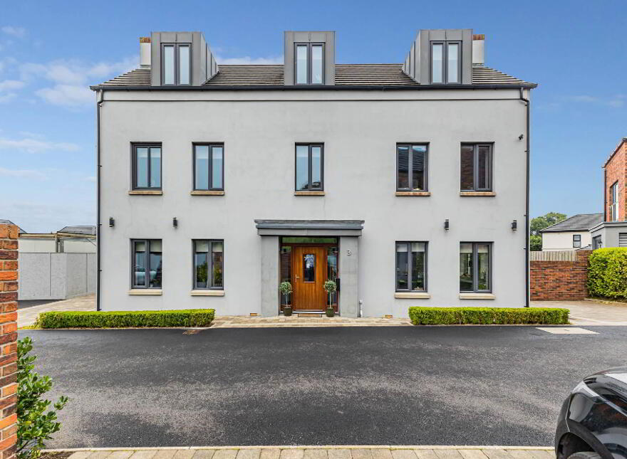 3 Charlottes Court, Hillsborough, BT26 6TR