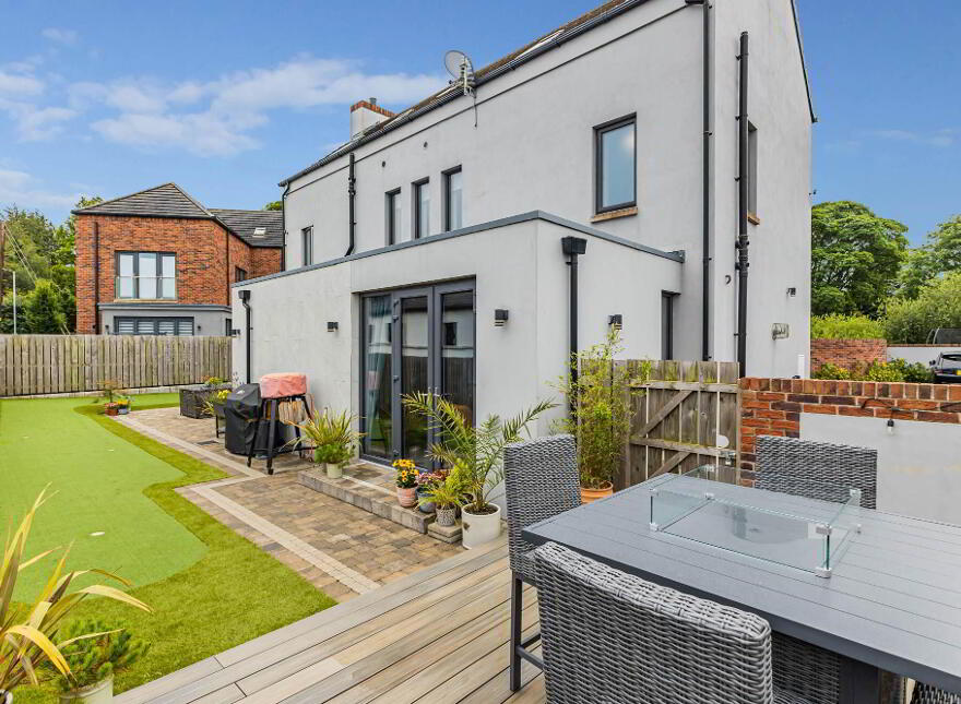 3 Charlottes Court, Hillsborough, BT26 6TR