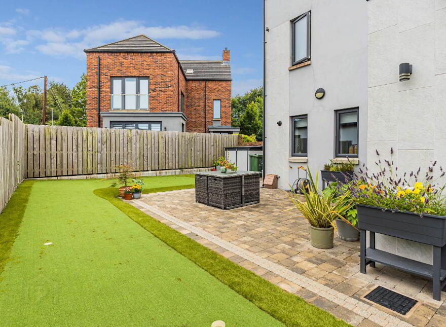 3 Charlottes Court, Hillsborough, BT26 6TR