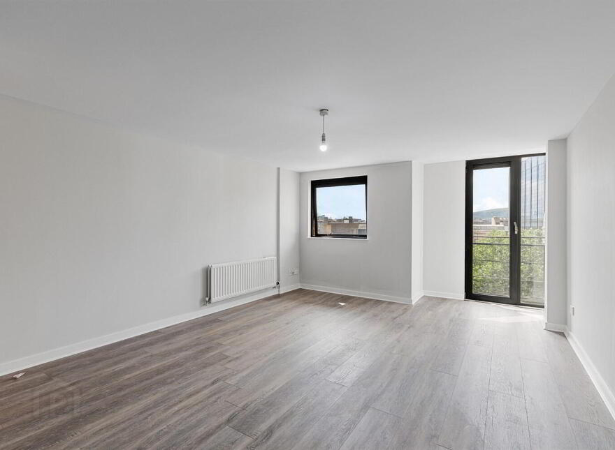 Apt 90, Queens Square, Custom House, Belfast, BT1 3FF