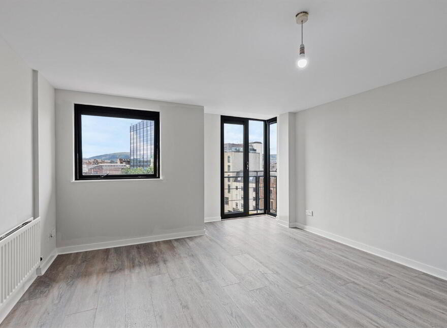 Apt 90, Queens Square, Custom House, Belfast, BT1 3FF