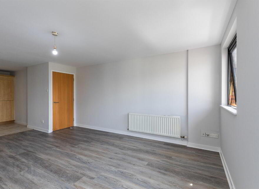 Apt 90, Queens Square, Custom House, Belfast, BT1 3FF