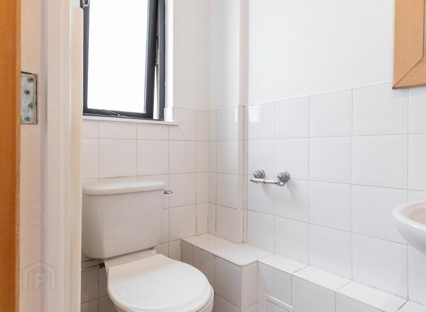 Apt 90, Queens Square, Custom House, Belfast, BT1 3FF