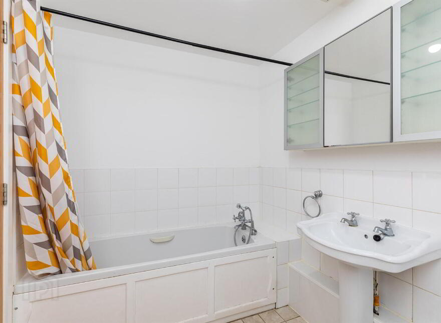 Apt 90, Queens Square, Custom House, Belfast, BT1 3FF