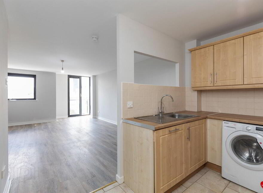 Apt 90, Queens Square, Custom House, Belfast, BT1 3FF