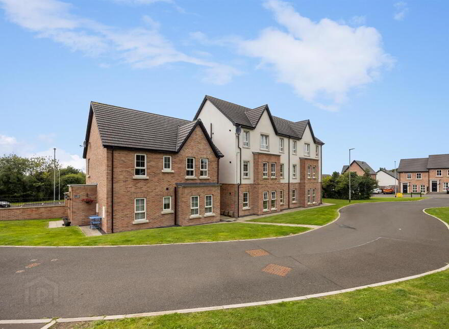 29 Ballyveigh Gardens, Antrim, BT41 2FH photo