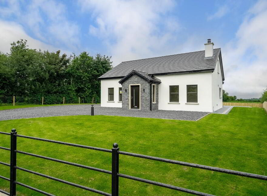 15 Killyclooney Road, Donemana, BT82 0LZ