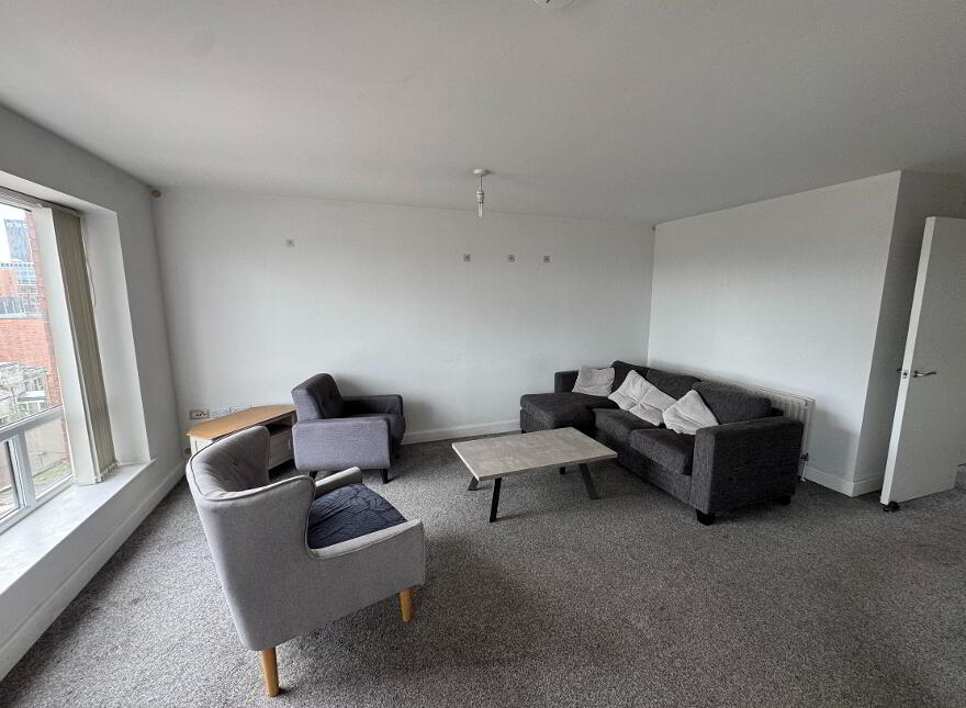 706 College Court Central, 56 King Street, Belfast, BT1 6BZ