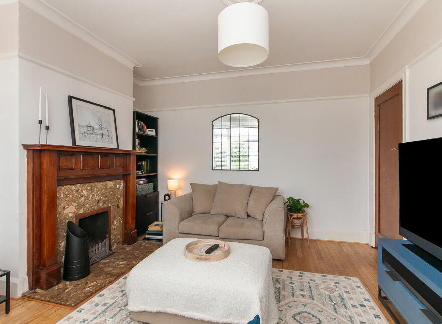 9 Cooldarragh Park North, Belfast, BT14 6TL