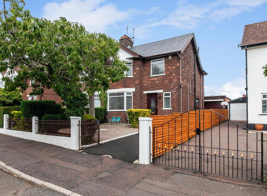 9 Cooldarragh Park North, Belfast, BT14 6TL