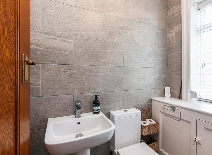 9 Cooldarragh Park North, Belfast, BT14 6TL
