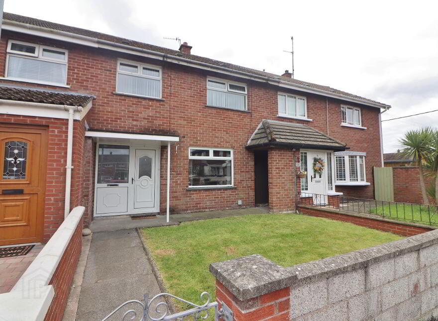 17 Donnelly Gardens, Lurgan, BT67 9ET photo