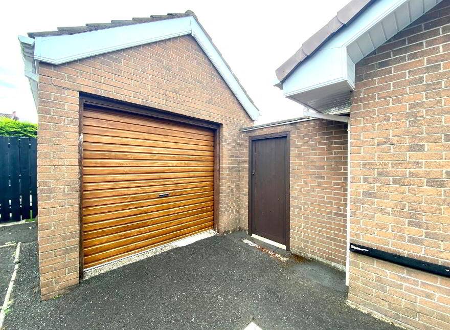 2 Henly Grove, Carrickfergus, BT38 8UQ
