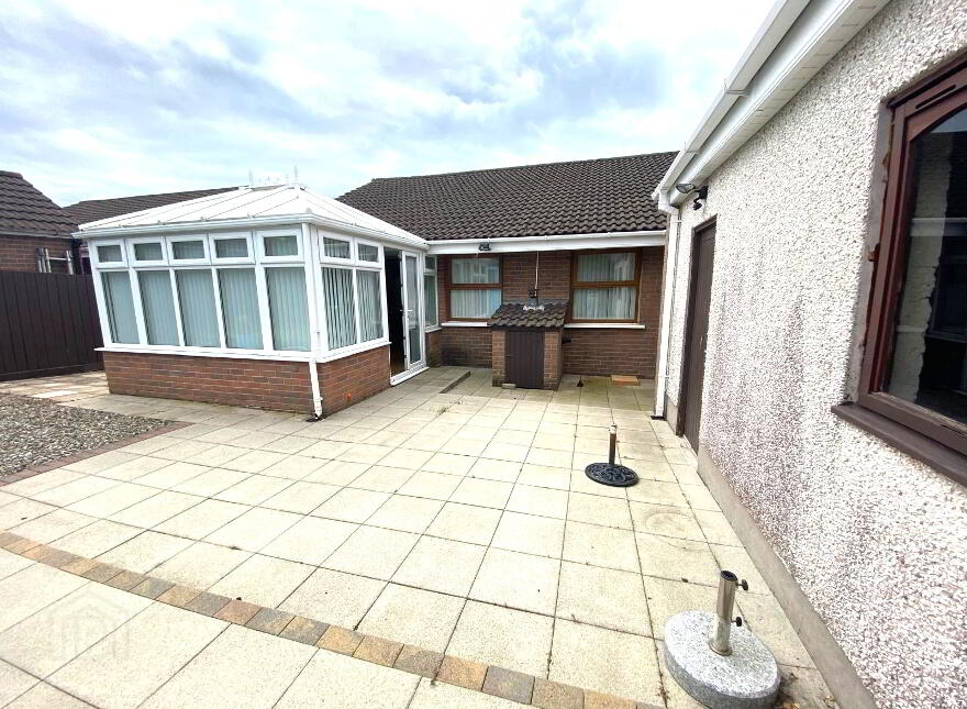 2 Henly Grove, Carrickfergus, BT38 8UQ