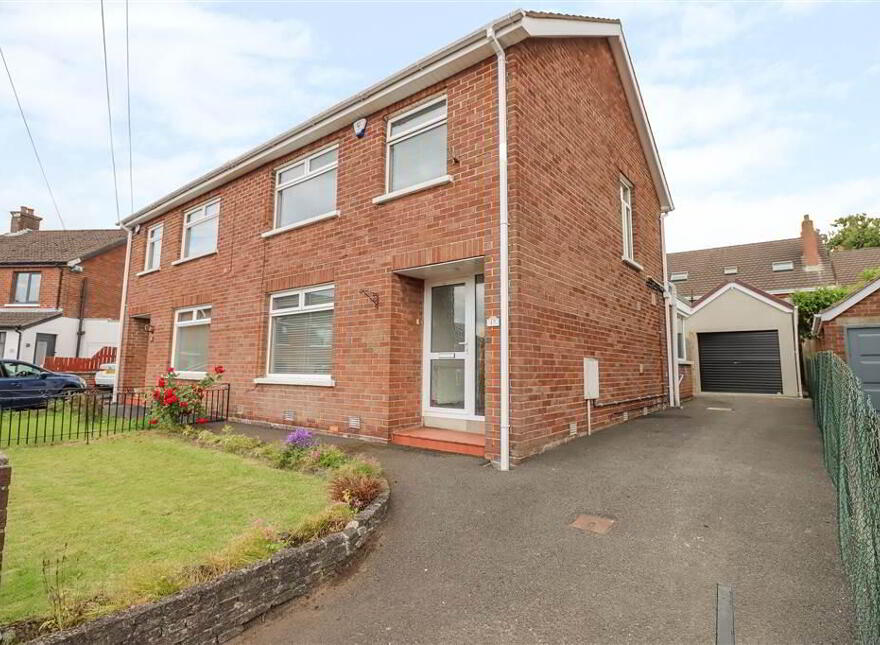 17 Ardvarna Park, Belfast, BT4 2GH photo