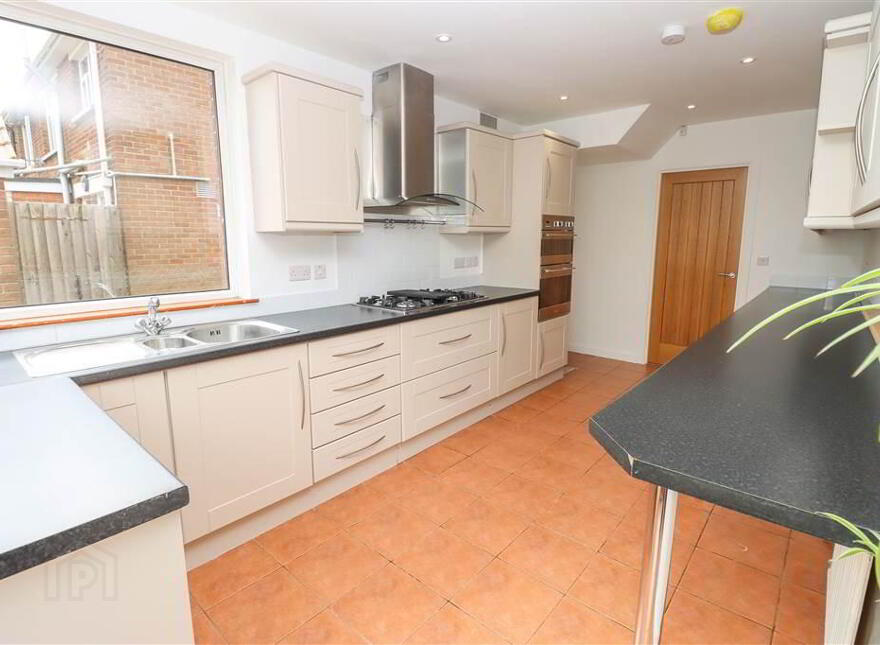 17 Ardvarna Park, Belfast, BT4 2GH