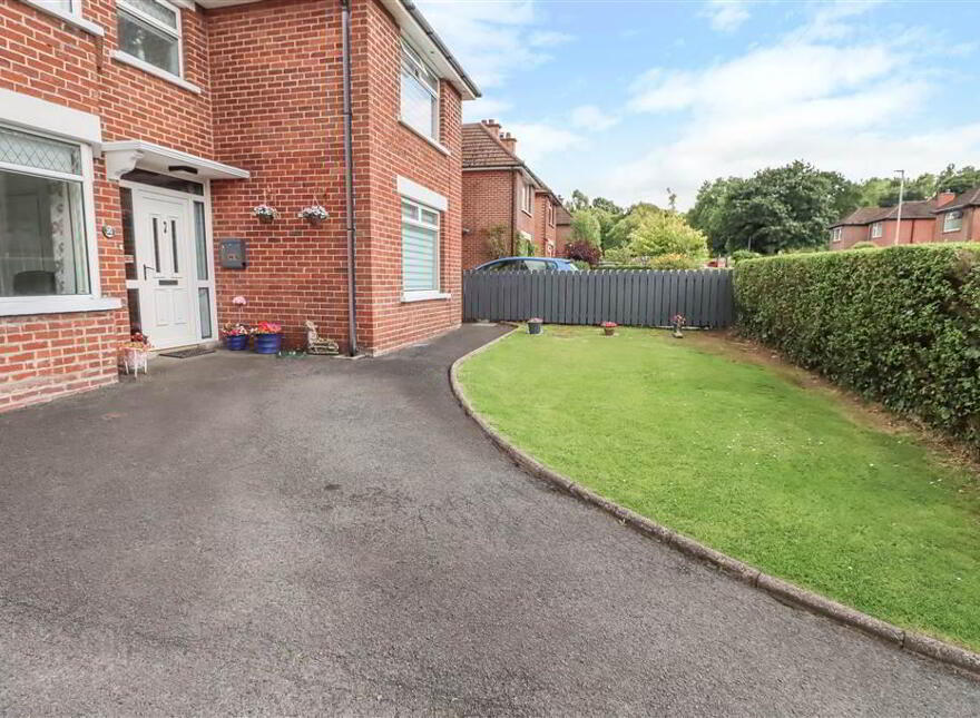 20 Kingswood Park, Belfast, BT5 7EZ