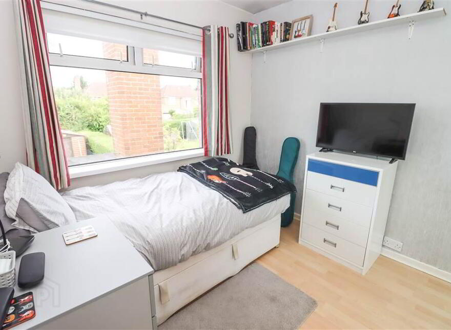 20 Kingswood Park, Belfast, BT5 7EZ