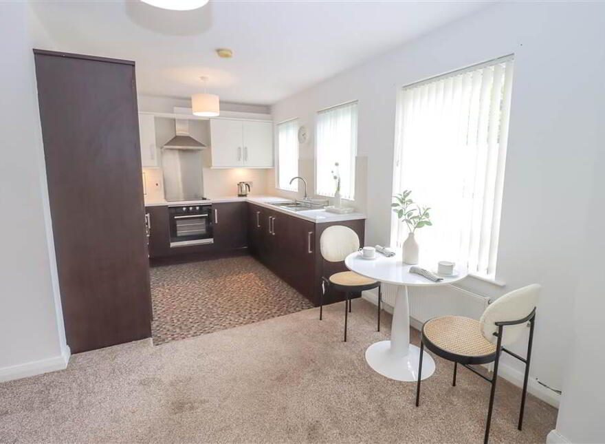 5 Thurlow Gate, Dundonald, Belfast, BT16 2EJ