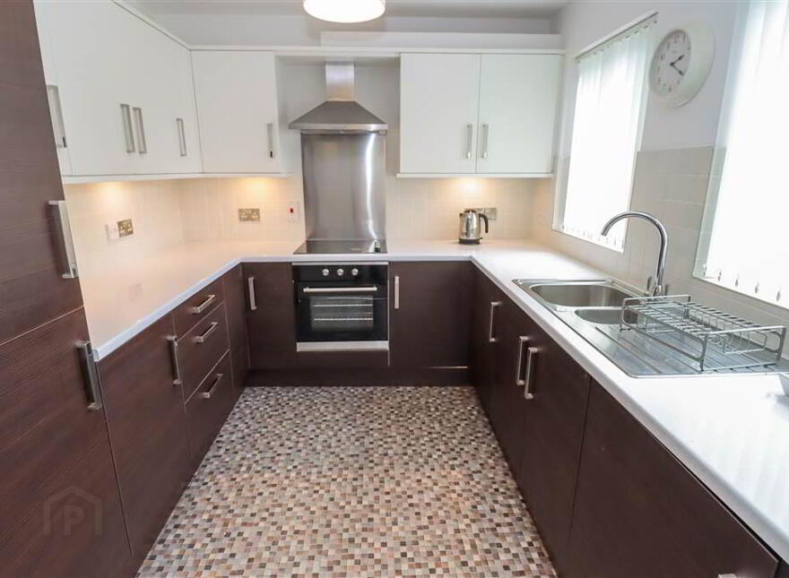 5 Thurlow Gate, Dundonald, Belfast, BT16 2EJ