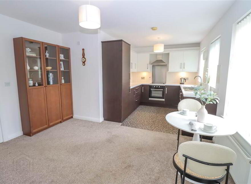 5 Thurlow Gate, Dundonald, Belfast, BT16 2EJ