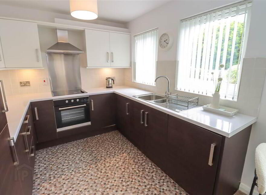 5 Thurlow Gate, Dundonald, Belfast, BT16 2EJ