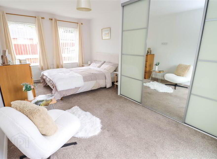 5 Thurlow Gate, Dundonald, Belfast, BT16 2EJ