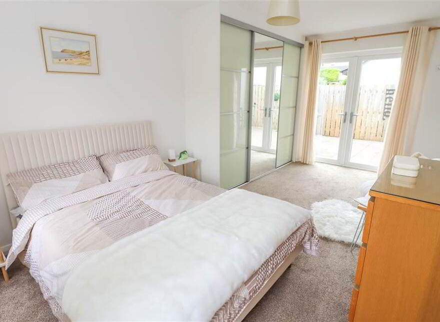 5 Thurlow Gate, Dundonald, Belfast, BT16 2EJ
