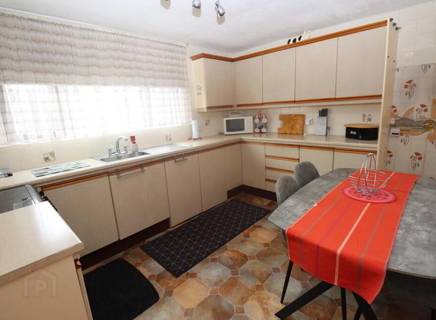 68 Tulleevin Drive, Newtownabbey, BT36 6BL